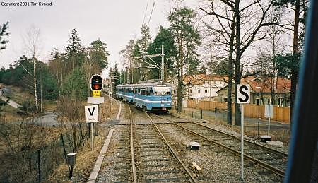 Högberga, southbound train approaching for meet