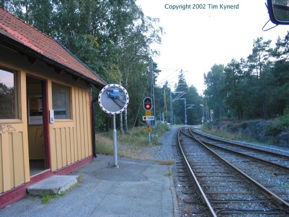 Högberga, station building and signal