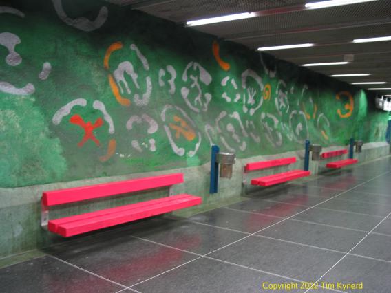 Alby, southbound platform, benches