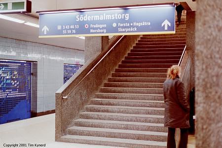 Slussen, northbound platform with stairway up to S&ouml;dermalmstorg