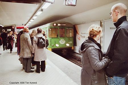 T-Centralen, northbound train on line 24 arriving