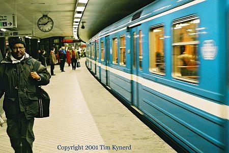 T-Centralen, southbound train on line 17 departing