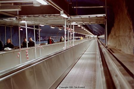 T-Centralen, Tub3, moving walkways