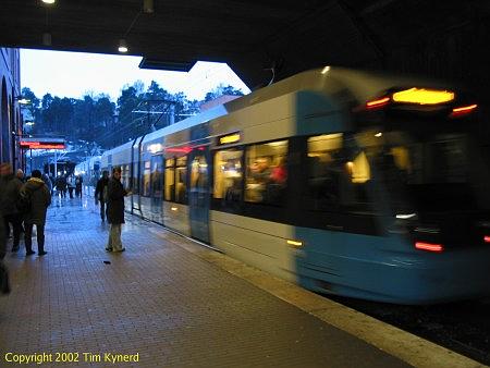 Alvik, crowded car departing
