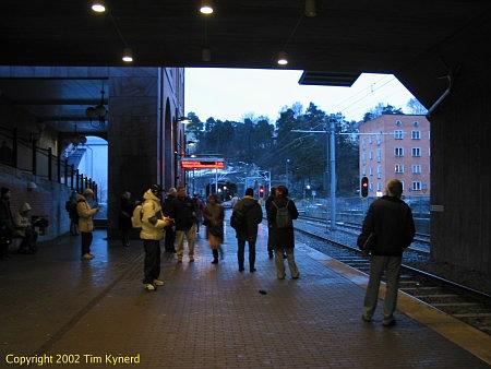 Alvik, passengers waiting