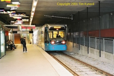 Gullmarsplan, tram arriving
