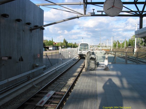 Vanl&oslash;se, train departing