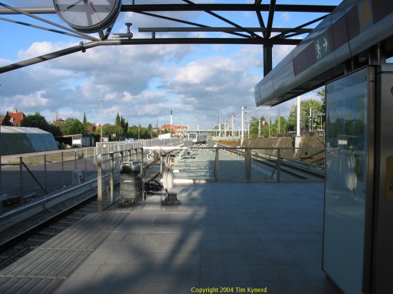 Vanl&oslash;se, train departing 2