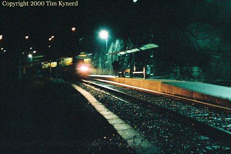 Torsvik, northbound train arriving