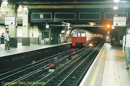 Baker Street, Outer Circle train departing