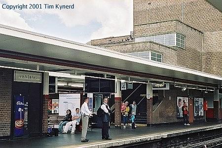 Harrow-on-the-Hill, platform and station building