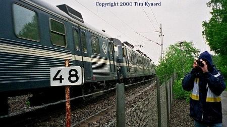Farsta strand, northbound train passing