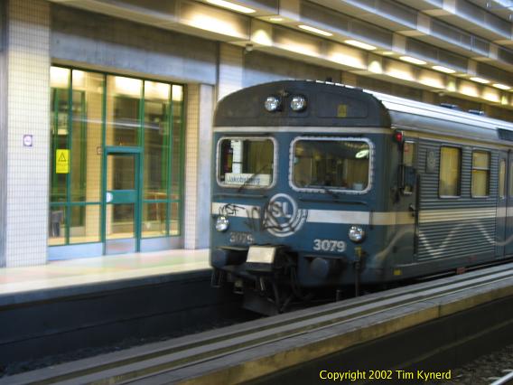 Stockholms s&ouml;dra, northbound train stopped