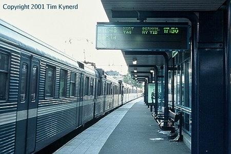 Sundbyberg, northbound train stopped