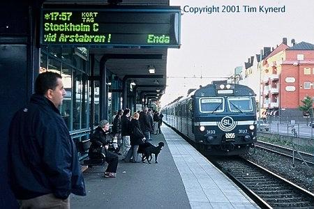 Sundbyberg, southbound train arriving
