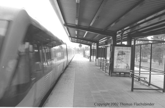 Bandhagen, northbound train departing