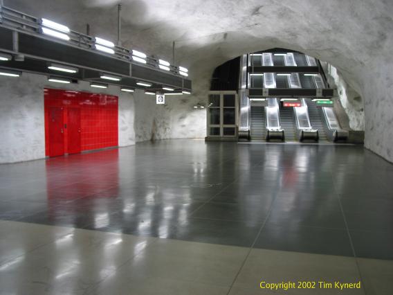 Husby, south escalator bank