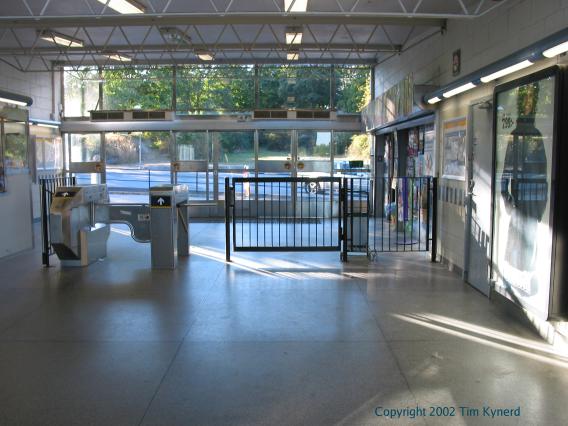 Islandstorget, ticket hall