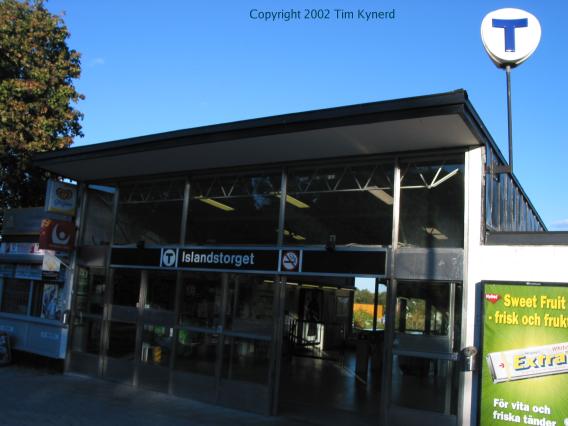 Islandstorget, entrance