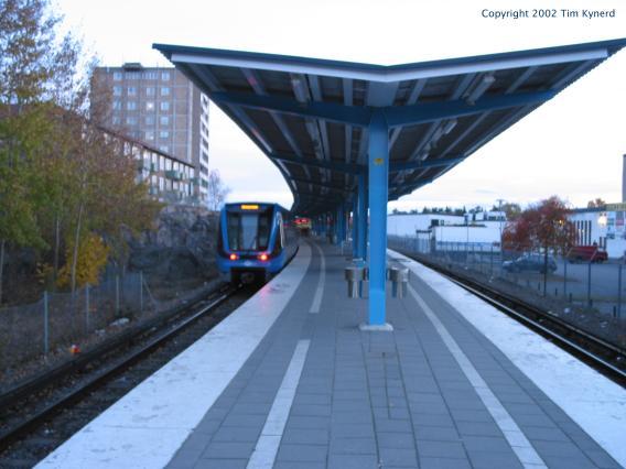 K&auml;rrtorp, southbound train departing