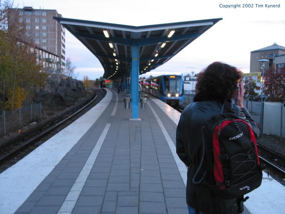 K&auml;rrtorp, northbound train arriving