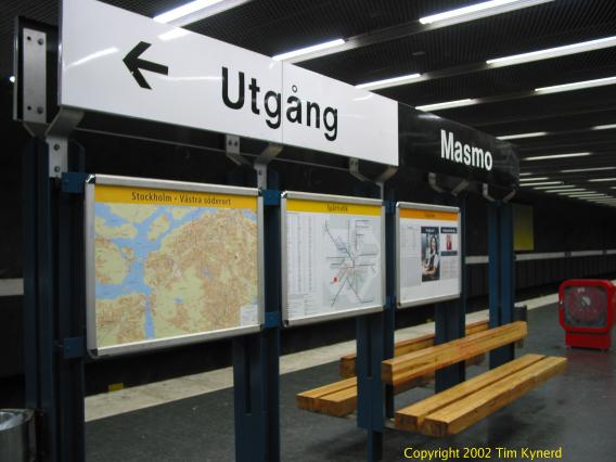 Masmo, station signs and information