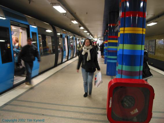 Medborgarplatsen, northbound train