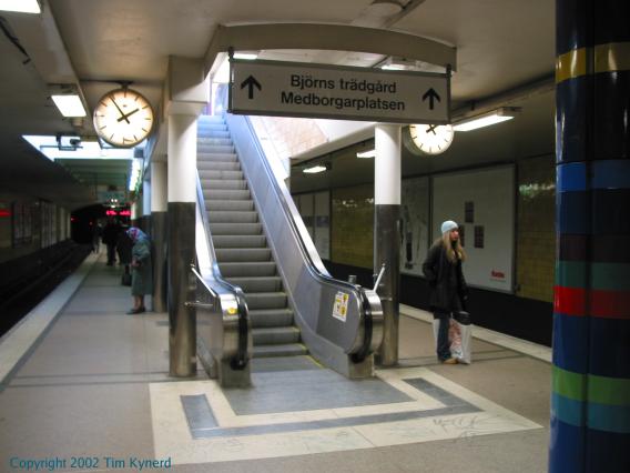 Medborgarplatsen, north exit