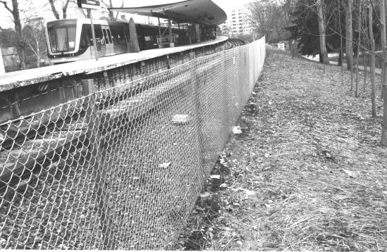 Svedmyra, next to the southbound track